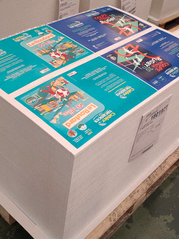 entreposage des couvertures sur palette avant façonnage