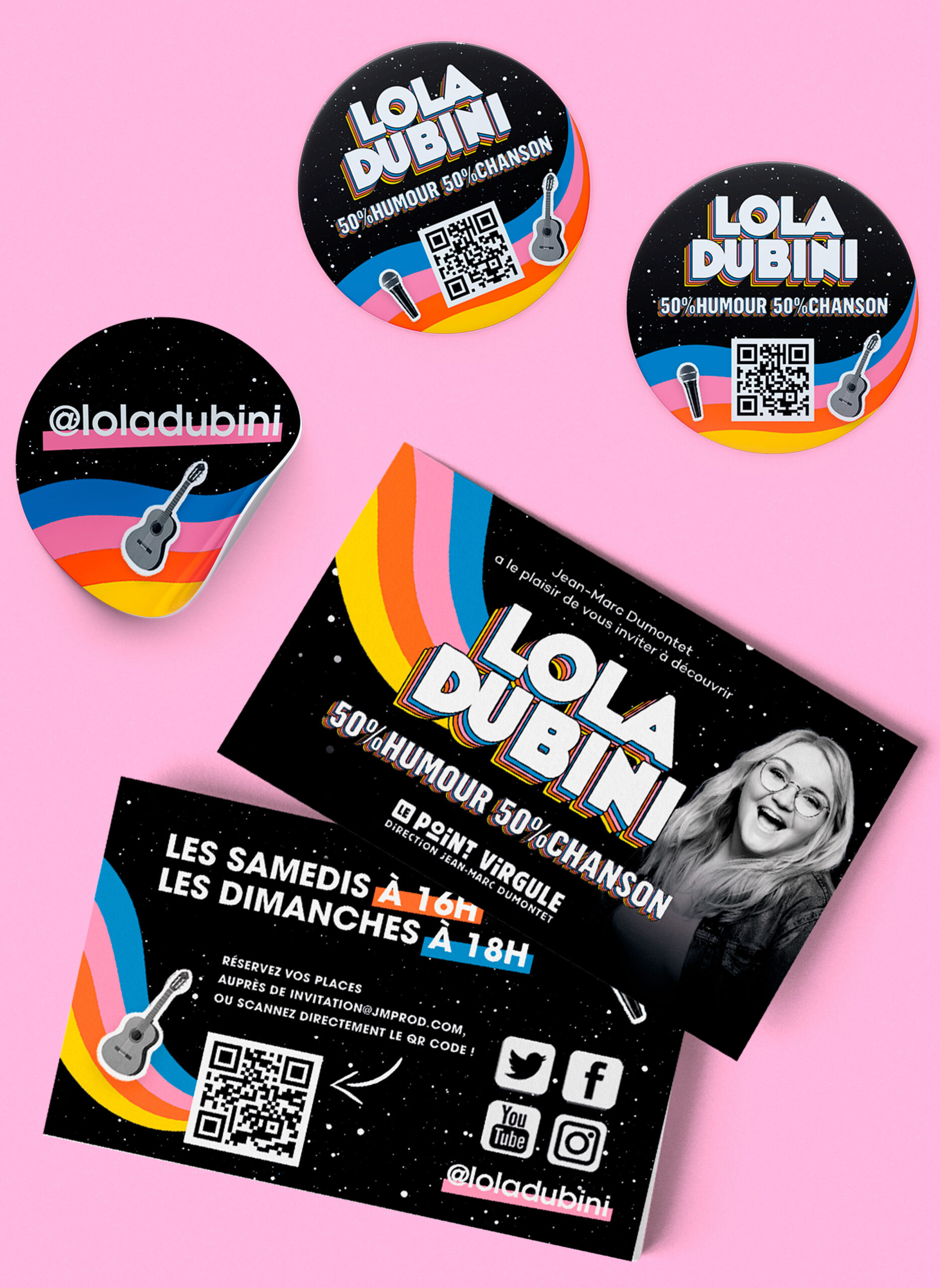 Stickers et carte de spectacle pour la comédienne Lola Dublin